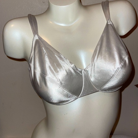 Victoria's Secret Other - Second skin satin bra